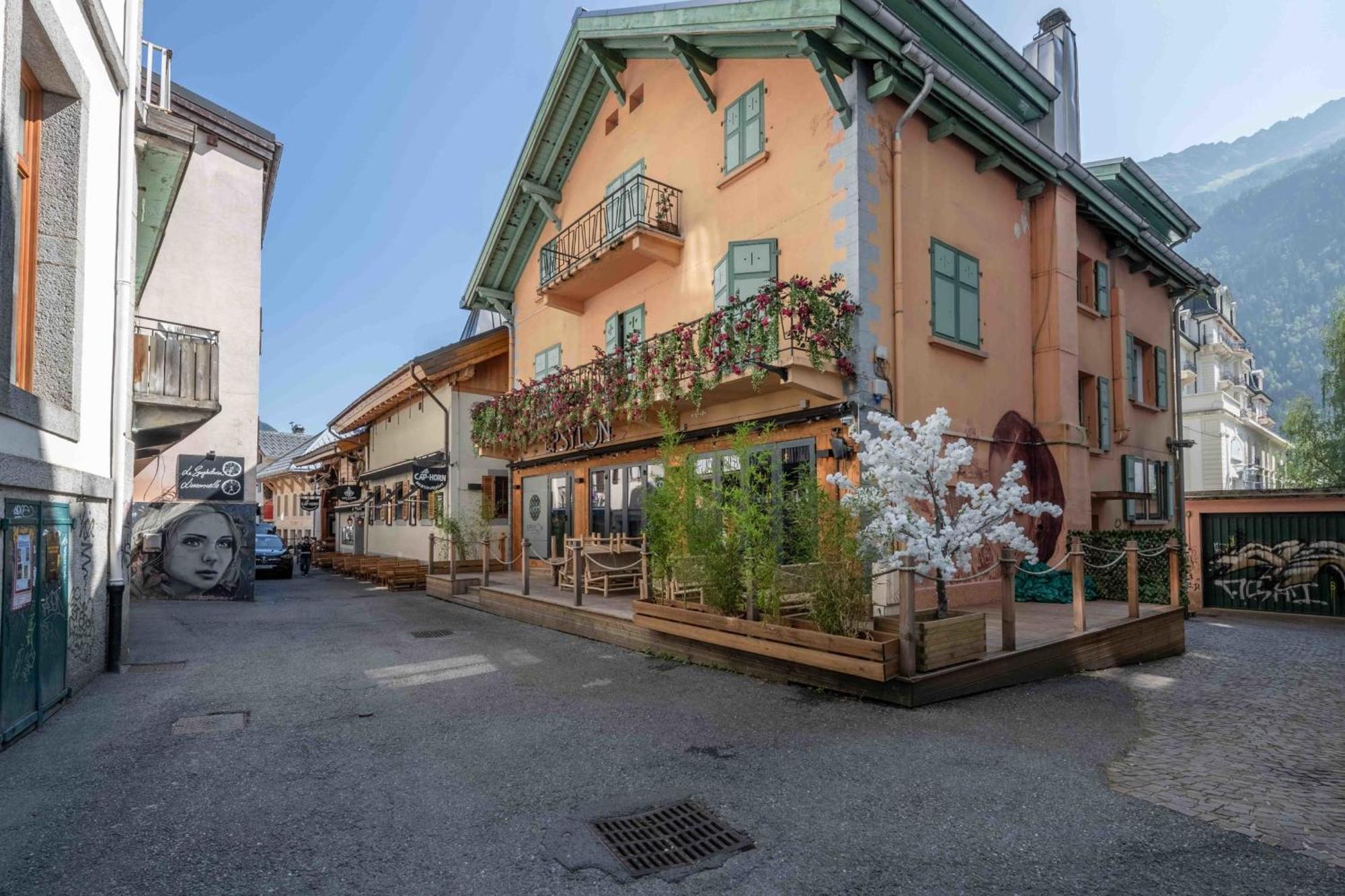 Spacious Loft On Pedestrian Street With Views Apartment Chamonix Exterior photo