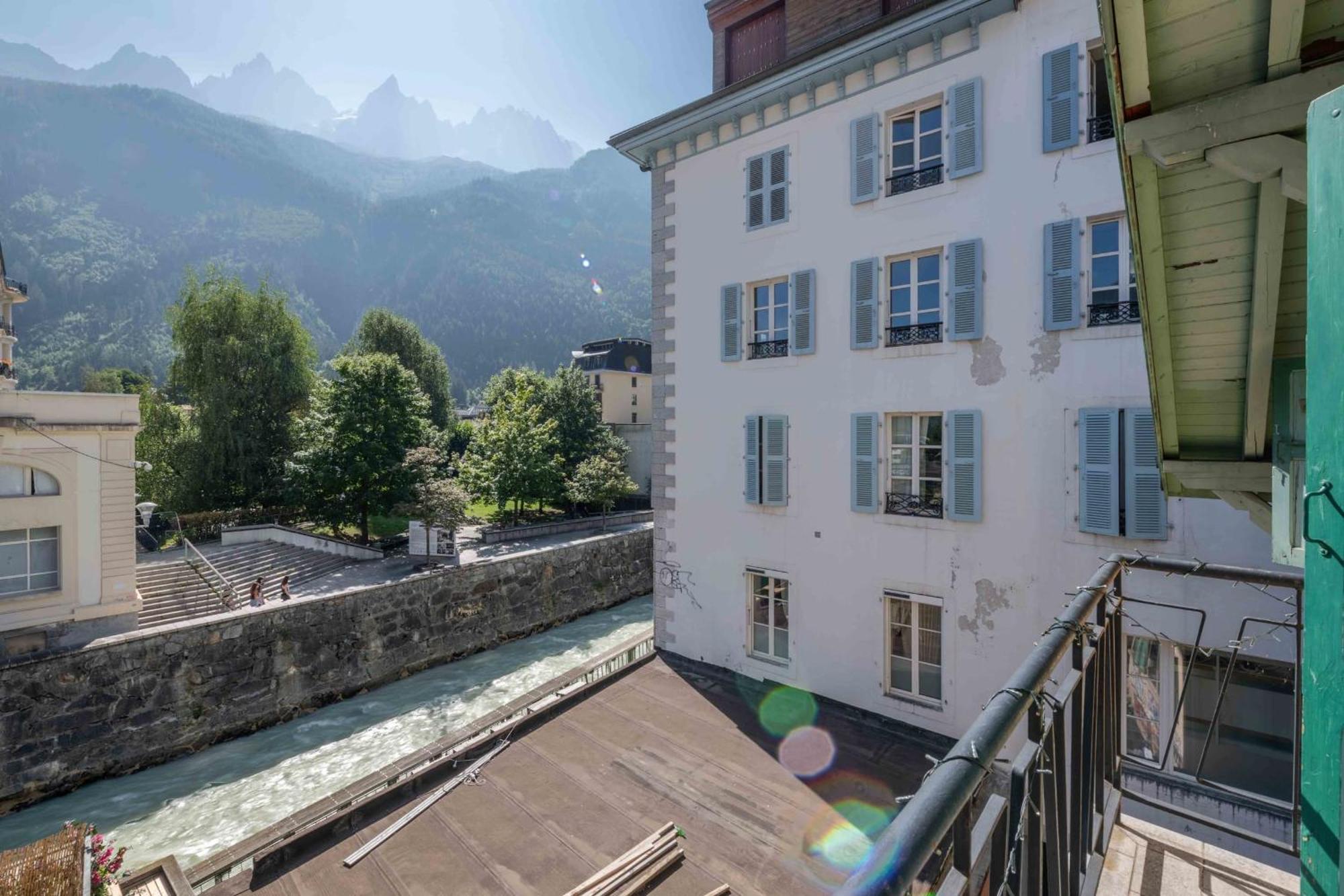 Spacious Loft On Pedestrian Street With Views Apartment Chamonix Exterior photo